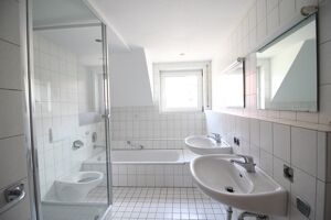 Das zeitlose Bad wartet darauf eingerichtet zu werden