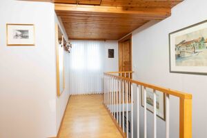 Das gemütlich gestaltete Treppenhaus
