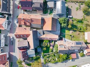 Haus und Grundstück aus der Vogelperspektive